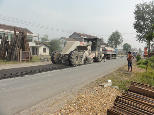 WR2300L，湖南常德G320國道瀝青水穩(wěn)碎石