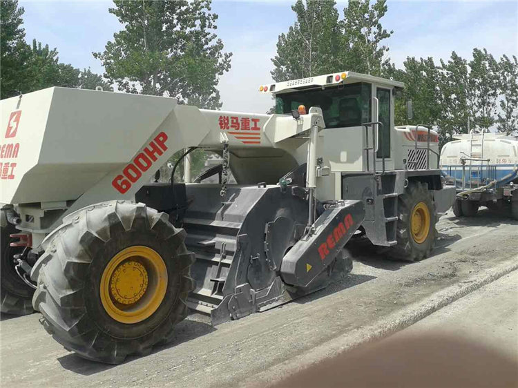 WR2300V，河南淮陽S206省道施工