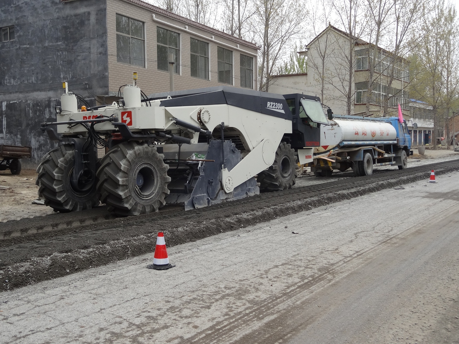 RZ2300，河南太康S211省道水穩(wěn)冷再生